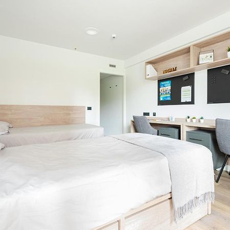 Residencia Universitaria Micampus Oviedo La Gruta エクステリア 写真