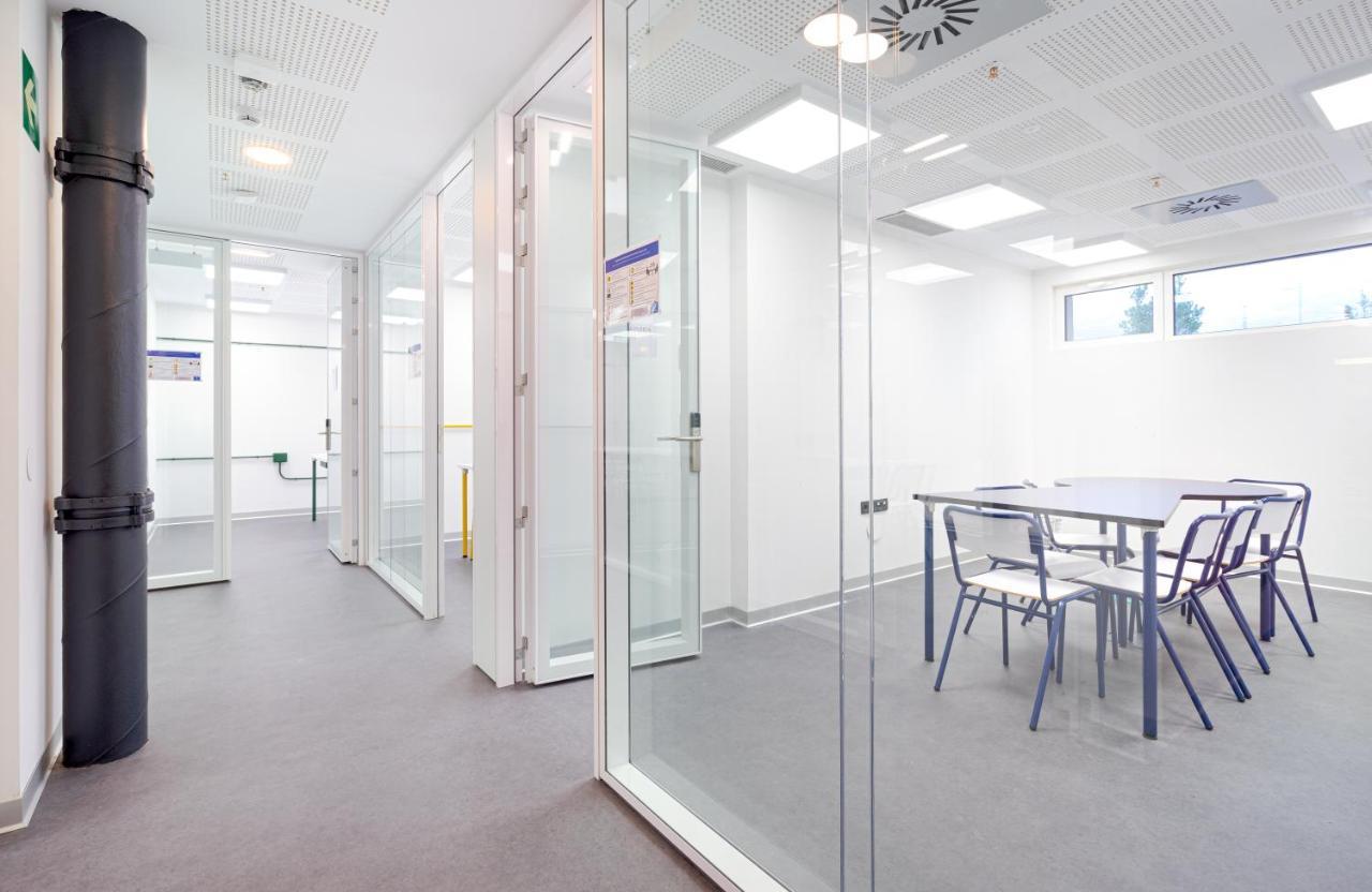Residencia Universitaria Micampus Oviedo La Gruta エクステリア 写真